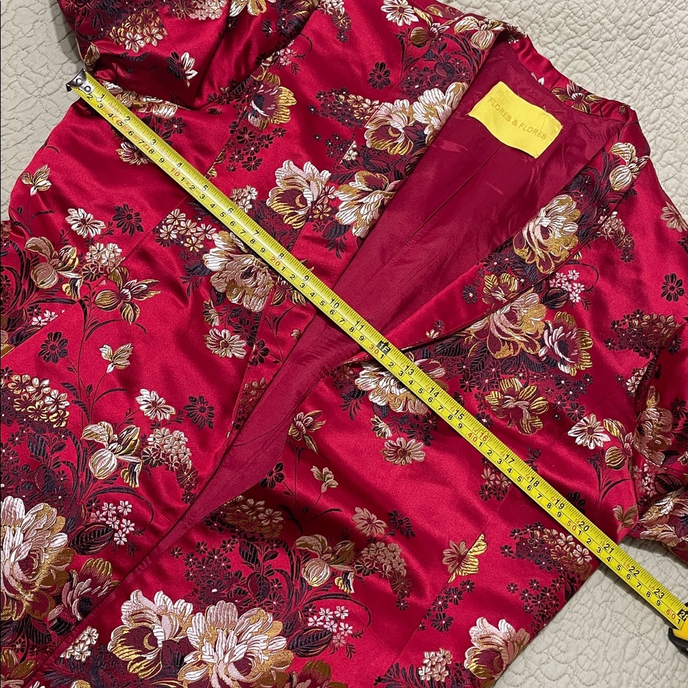 Red brocade silk blend jacket by Flores and Flores - Picture 6 of 8